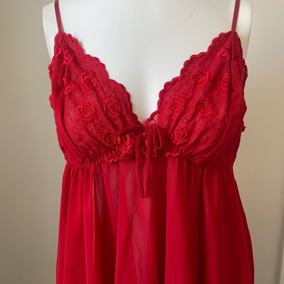 Secret Treasures Red Lace Chemise - Picture 2 of 7